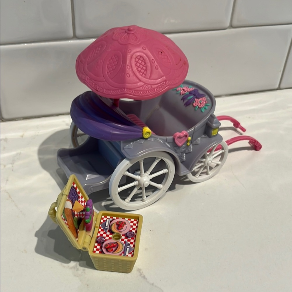 COPY - Fisher Price Sweet Streets - Ice Cream Truck, Carousel, Horse and Carria… - Picture 8 of 8